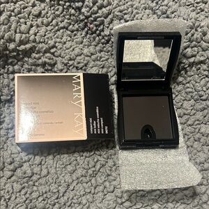 Mary Kay Compact Mini Concealer in Black